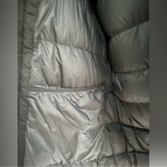 Patagonia men's Frozen Range Parka - Picture 4 of 5